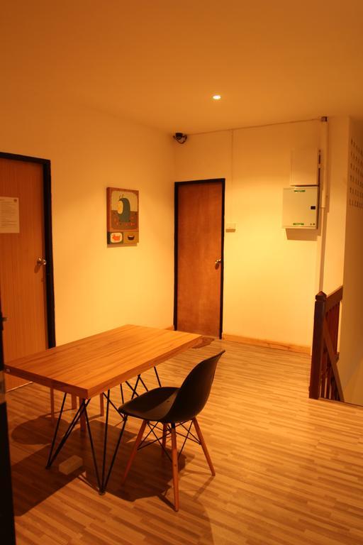 Z'S Hostel At Tha Phae Gate Чиангмай Екстериор снимка