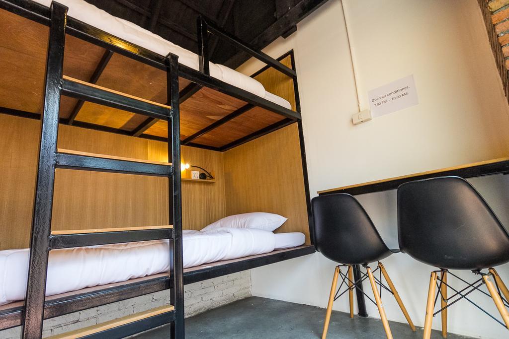 Z'S Hostel At Tha Phae Gate Чиангмай Екстериор снимка